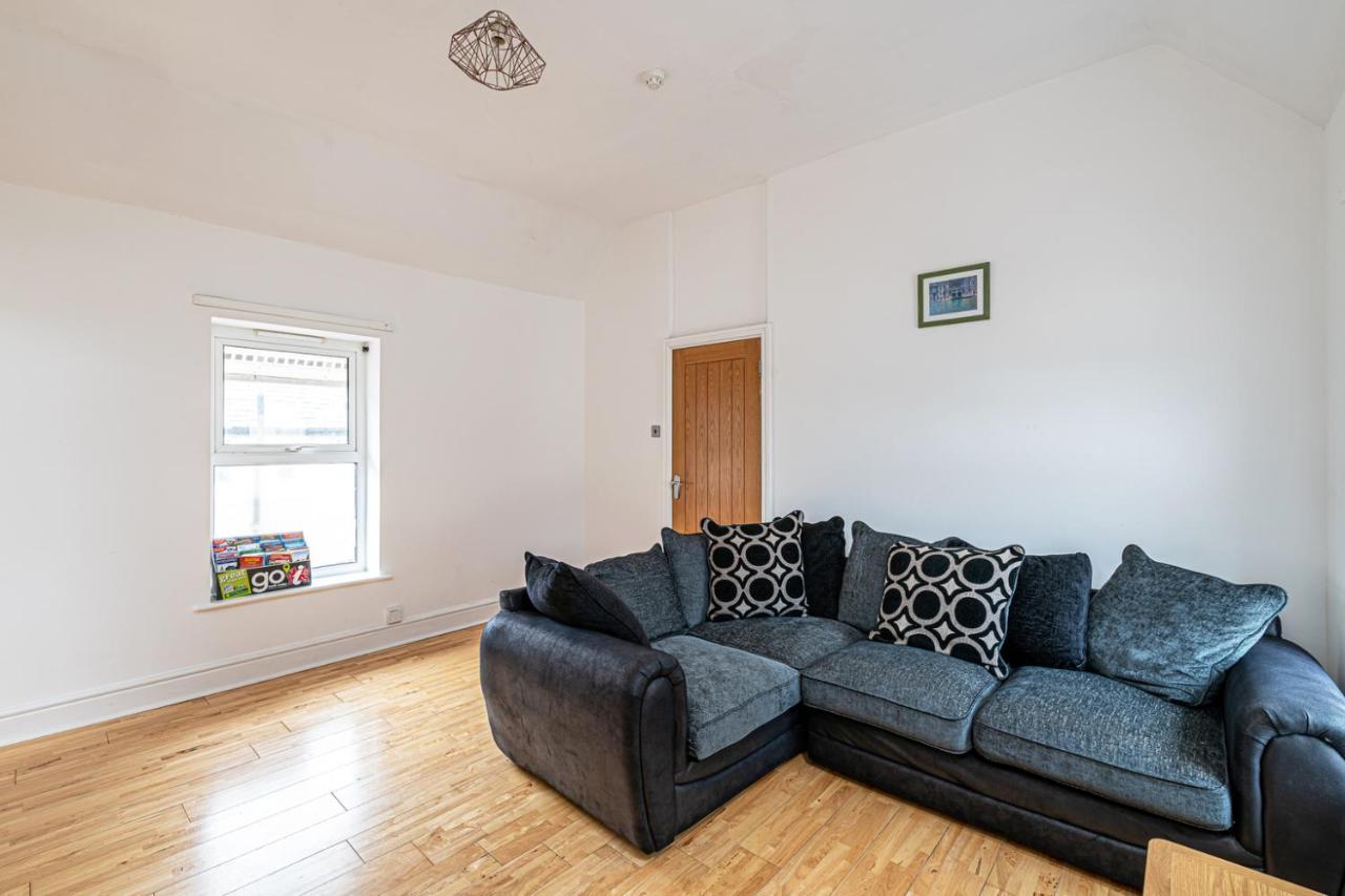 Two Bedroom Holiday Apartment コルウィン・ベイ エクステリア 写真